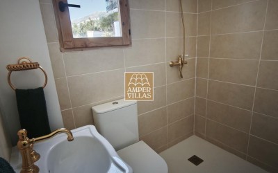 Casa de pueblo en Altea la Vella, en 2 plantas con varias terrazas.